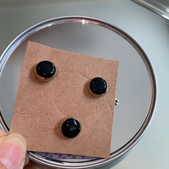Three black & gold tone round tuxedo shirt studs - Picture 2 of 4